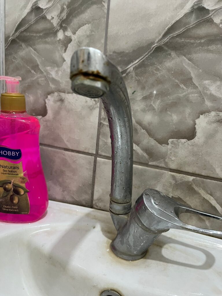 WhatsApp-Image-2026-04-18-at-08.50.32-768x1024 Lavabo Bataryası Kaç Yıl Dayanır? Kaliteli Ürün Nasıl Anlaşılır?